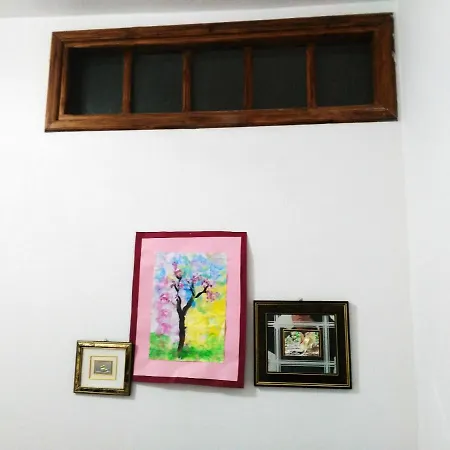 With 2 Bedrooms In With Enclosed Garden And Wifi 8 Km From The Beach *